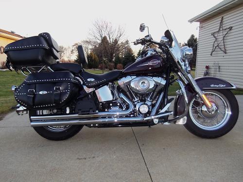 2007 Harley-Davidson® FLSTC Heritage Softail® Classic (Black Cherry