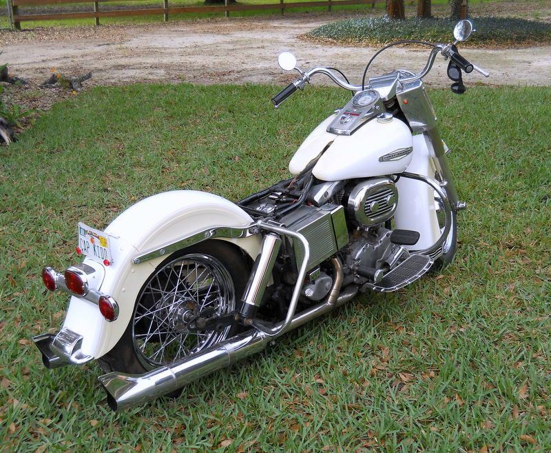 1968 Harley-Davidson® FLH Electra Glide (vanilla cream/white panels