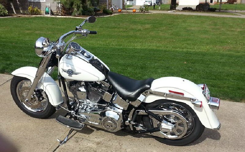 2006 Harley-Davidson® FLSTF/I Softail® Fat Boy® (GLACIER WHITE PEARL