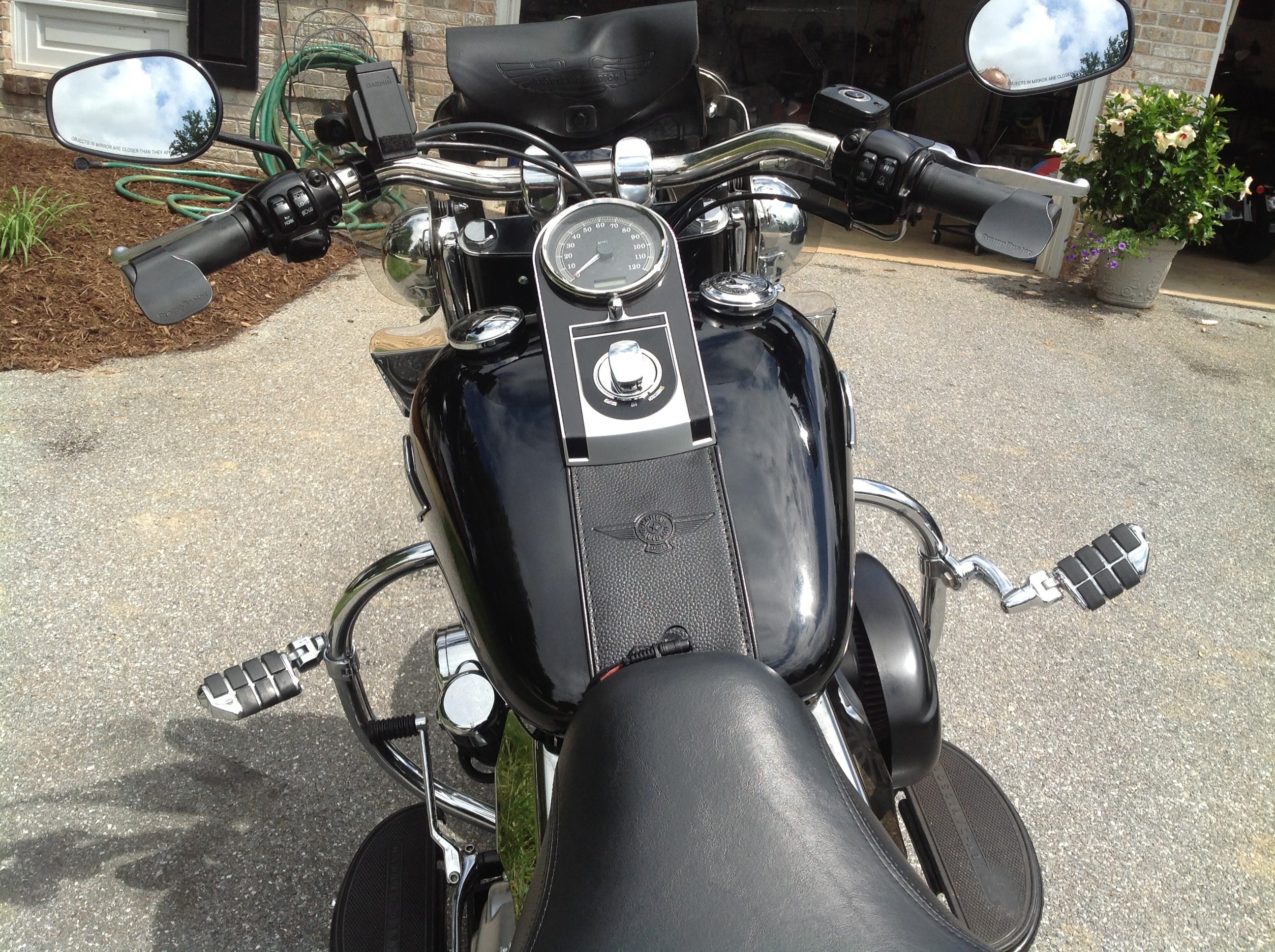 2011 Harley-Davidson® FLSTFB Softail® Fat Boy® Lo (Vivid ...