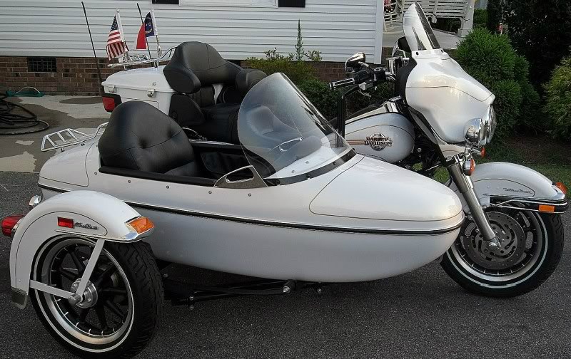 2007 HarleyDavidson® FLHTCU Ultra Classic® Electra Glide® w/ Sidecar (White Gold), Fuquay