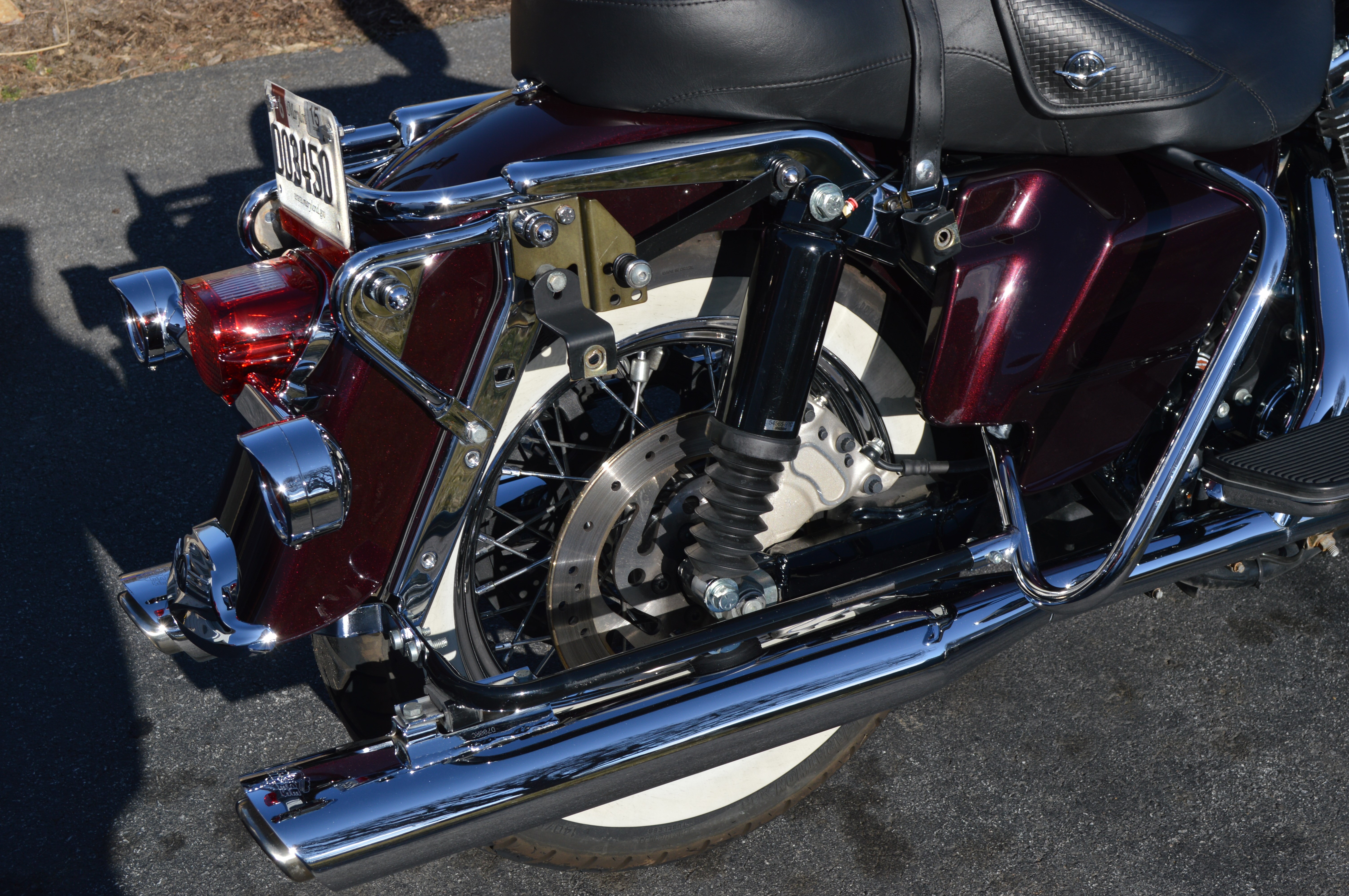 2007 HarleyDavidson® FLHRC Road King® Classic (Black Cherry Pearl