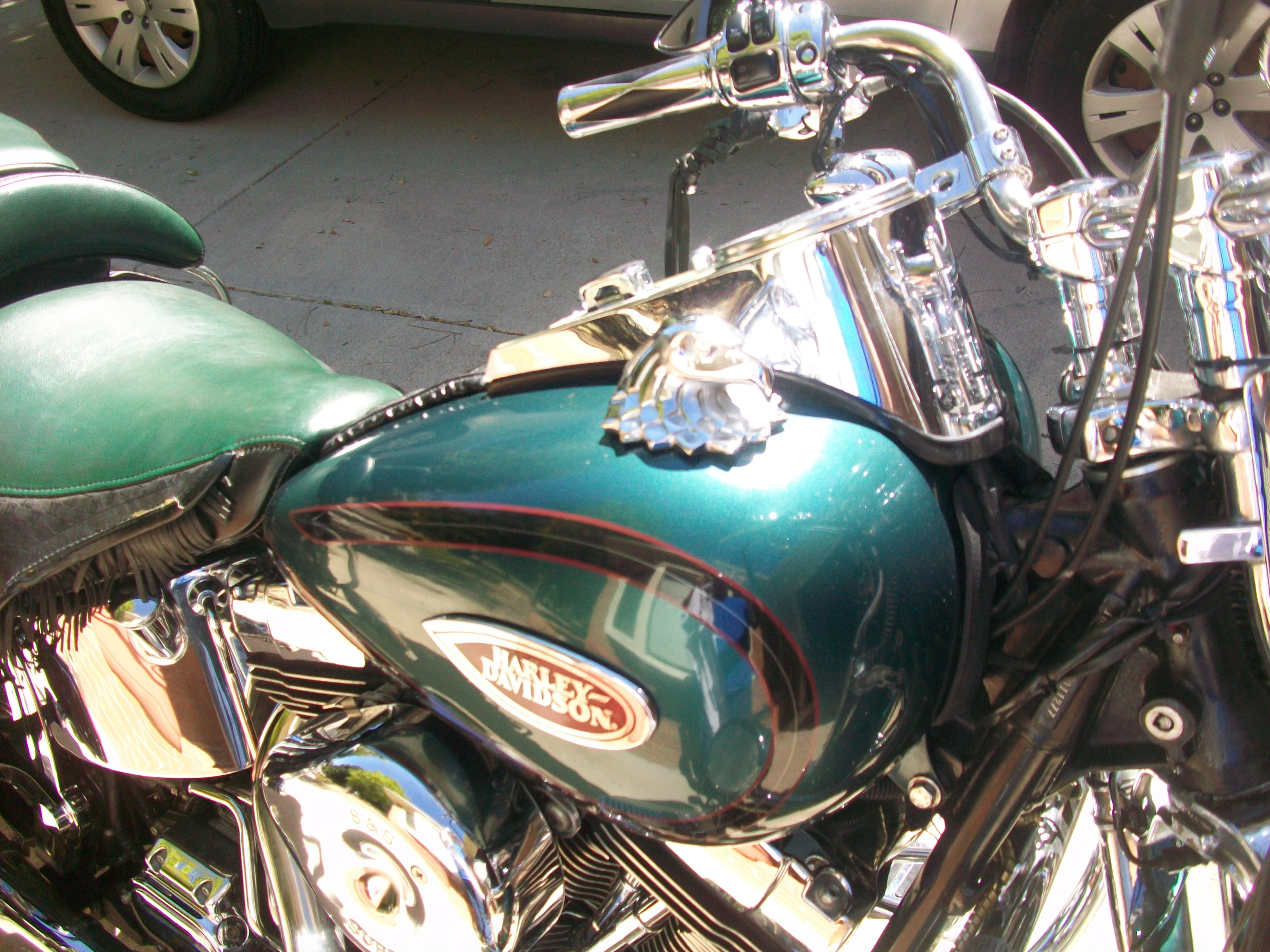 2000 HarleyDavidson® FLSTS Heritage Springer® (sude green), golden