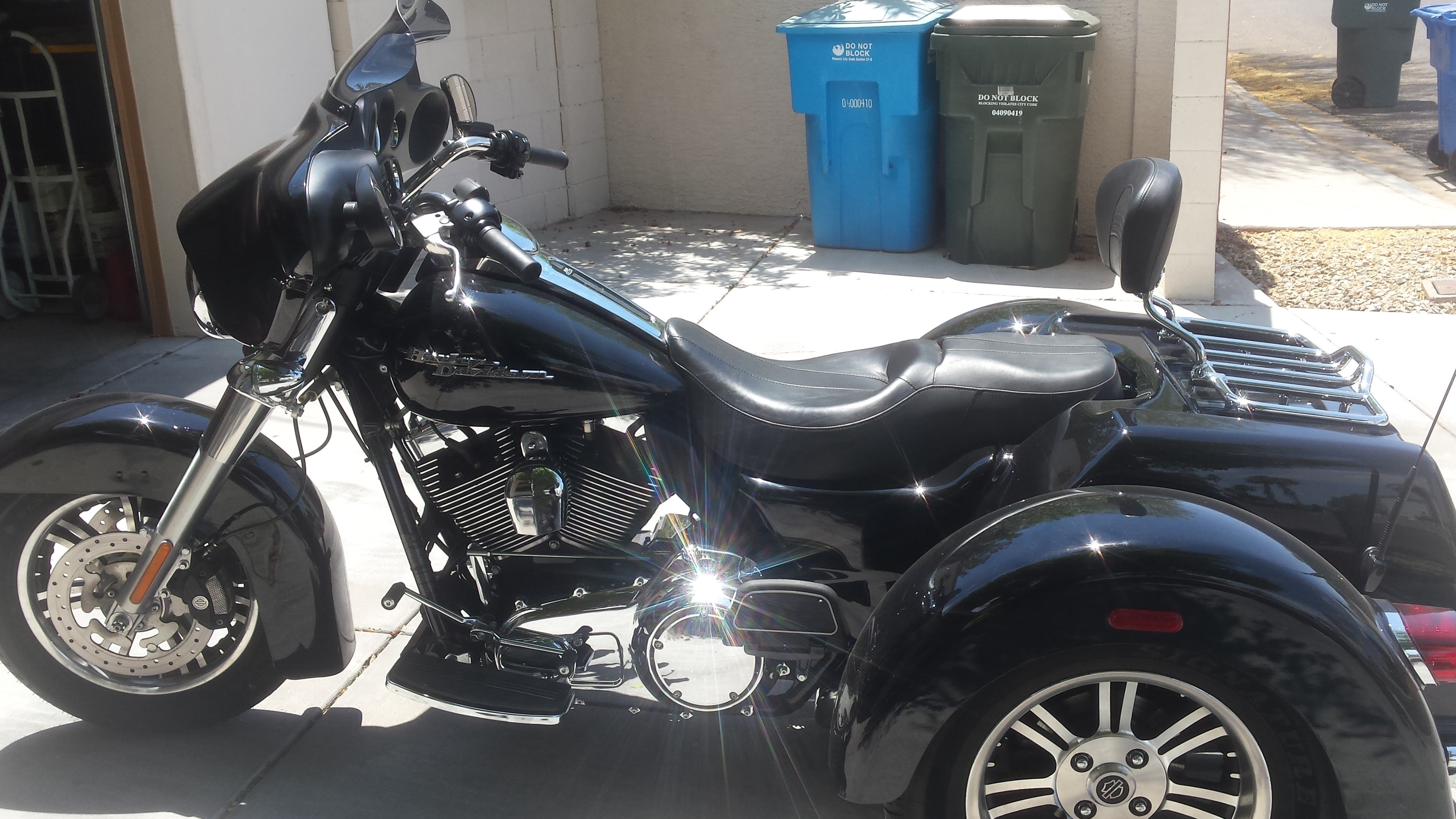 2010 HarleyDavidson® FLHXXX Street Glide® Trike (Vivid Black), Phoenix