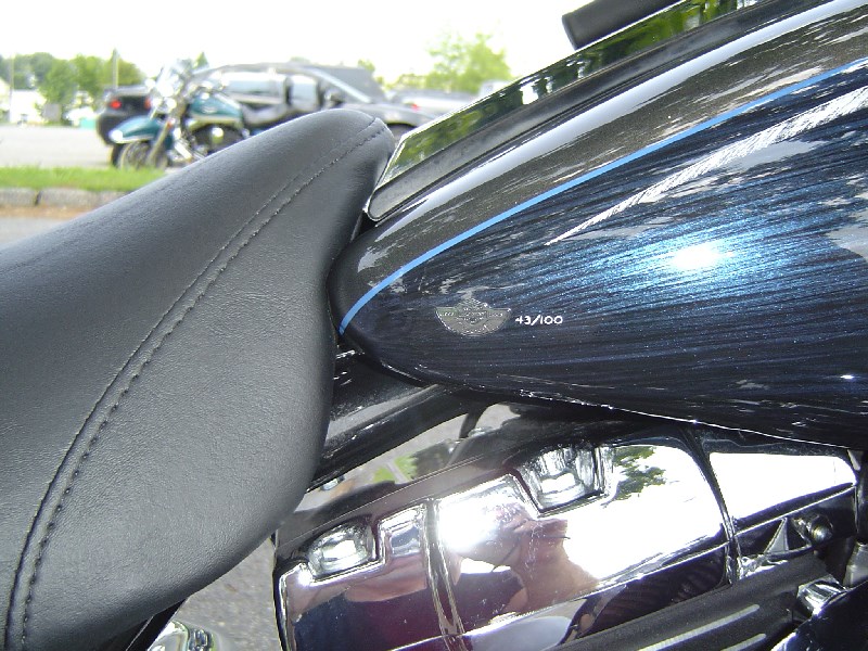 2004 HarleyDavidson® FLHR/I Road King® (Custom Metallic Gun Metal Gray