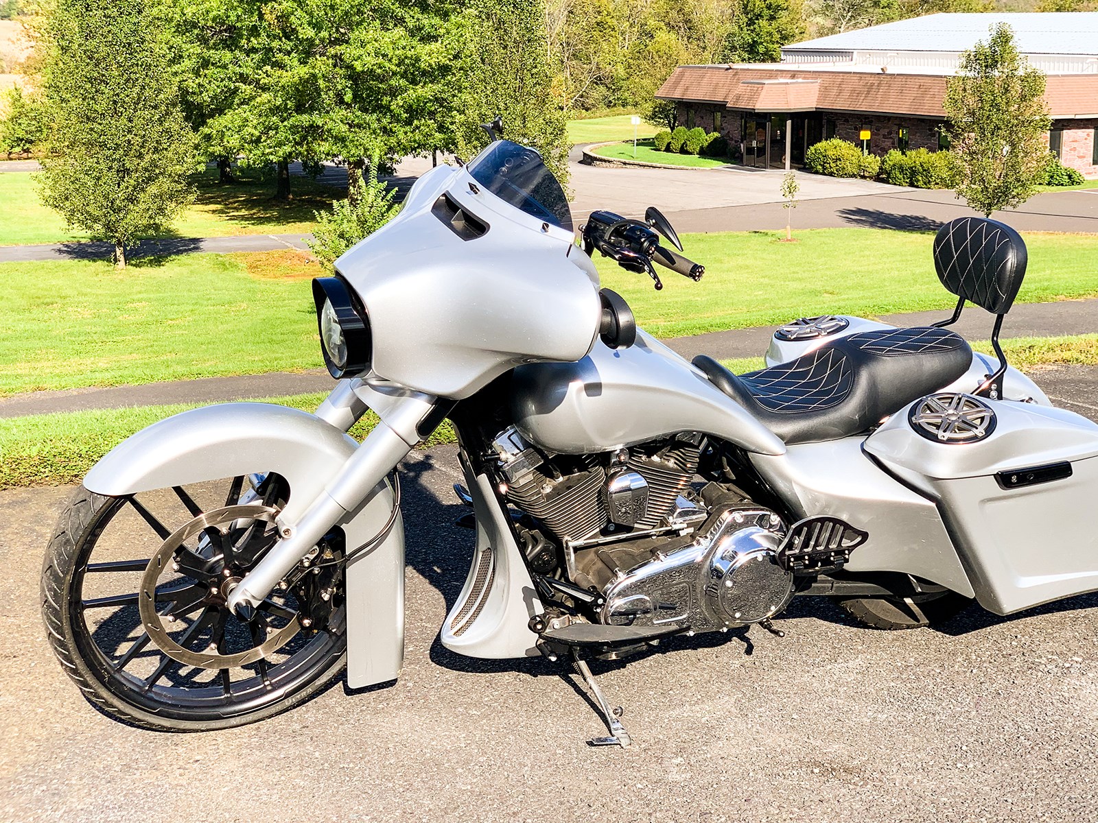 flhxs harley davidson