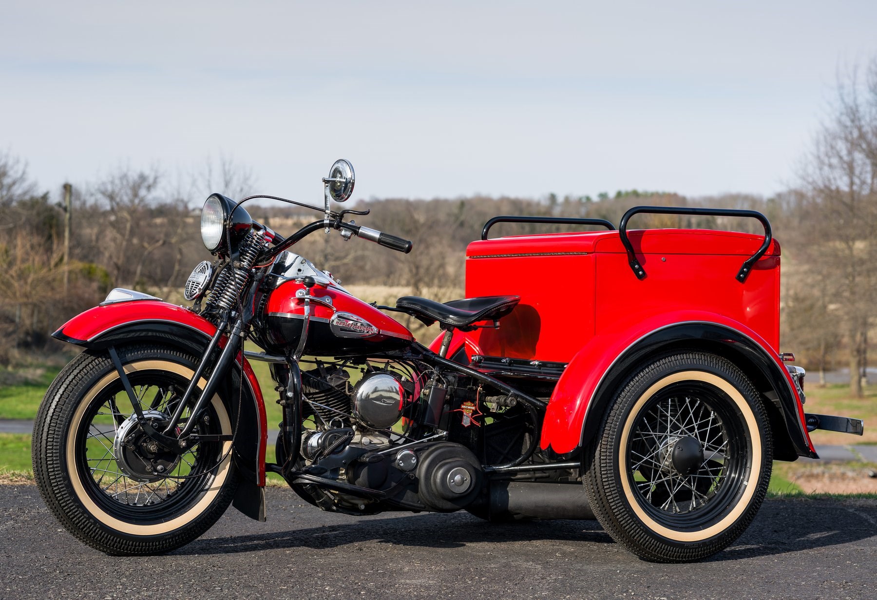 1940 HarleyDavidson® GDT Large compartment ServiCar with tow bar (Red