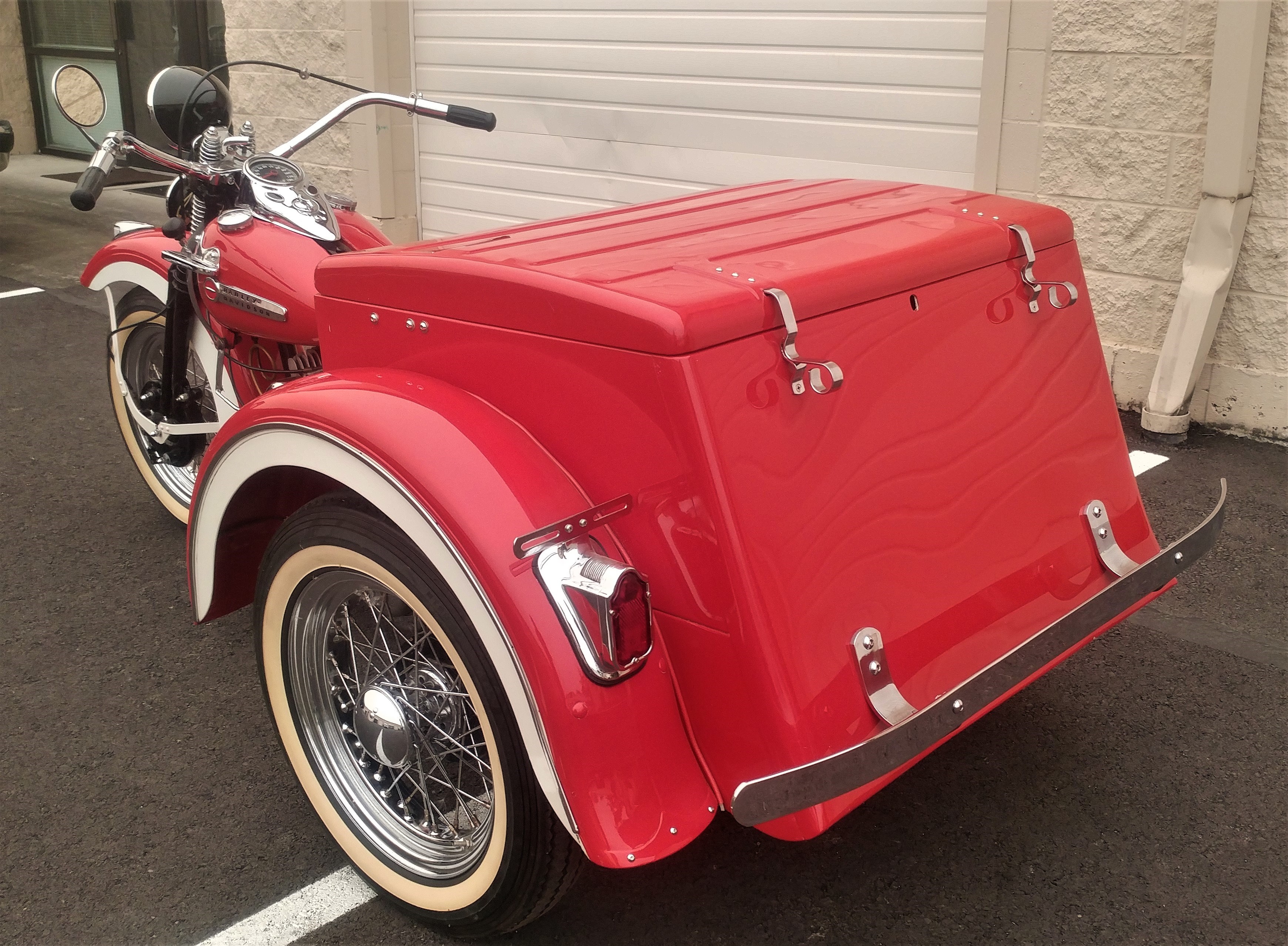 1948 HarleyDavidson® G ServiCar with tow bar (Red/White), Hillsboro