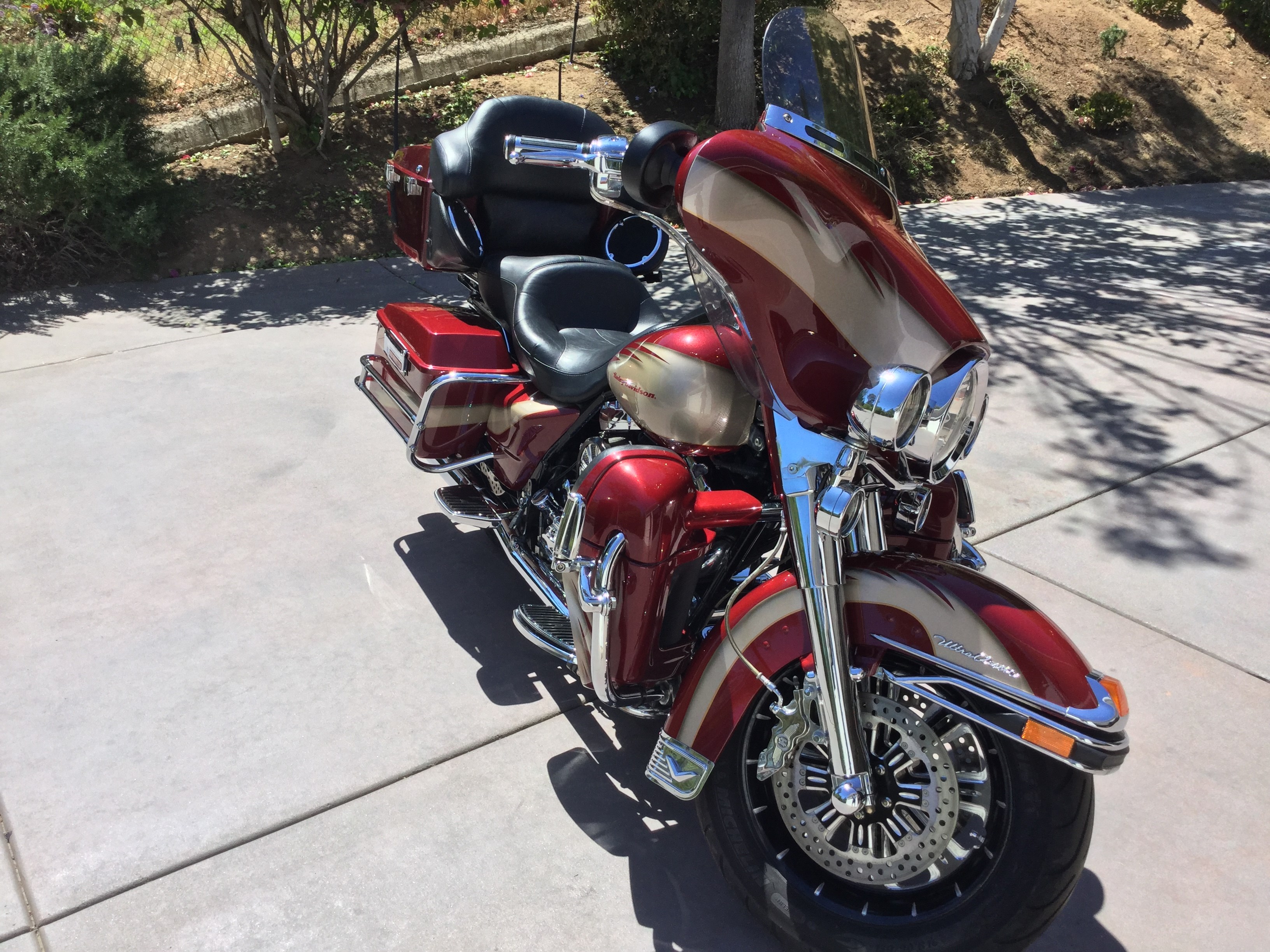 2006 HarleyDavidson® FLHTCU/I Electra Glide® Ultra Classic® (HD paint