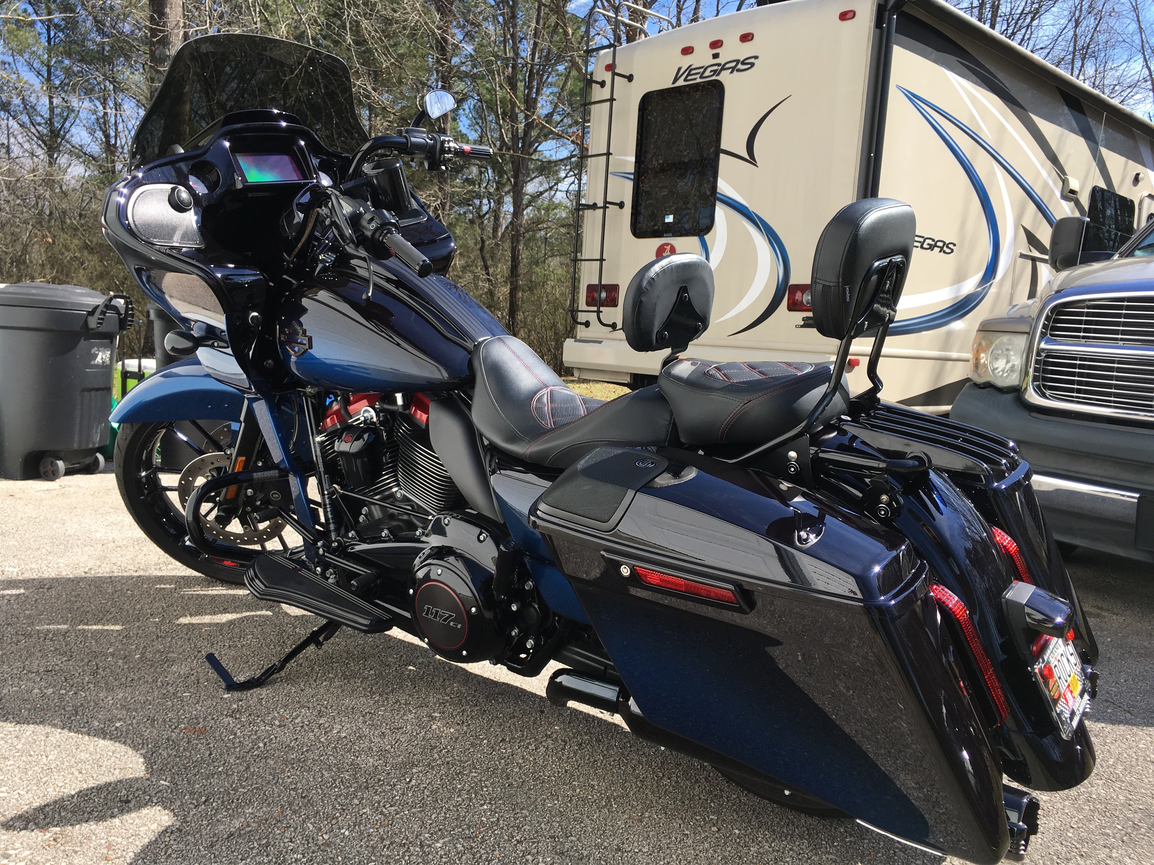 2019 HarleyDavidson® FLTRXSE CVO™ Road Glide® (Mako Shark Fade), Trussville, Alabama (1014862
