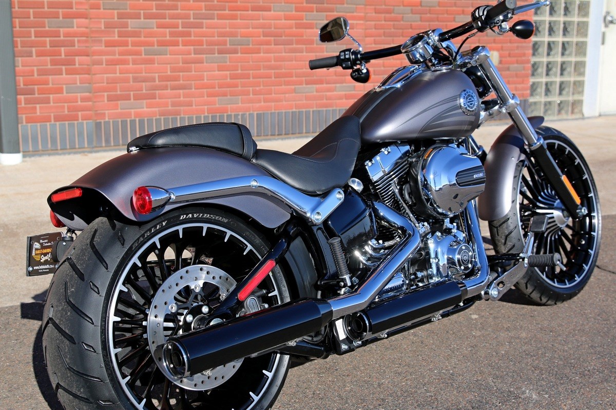 2017 HarleyDavidson® FXSB Softail® Breakout™ (Charcoal Denim), Duluth