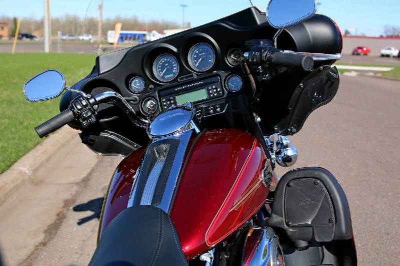 2008 HarleyDavidson® FLHTCU/I Ultra Classic® Electra Glide® (Crimson