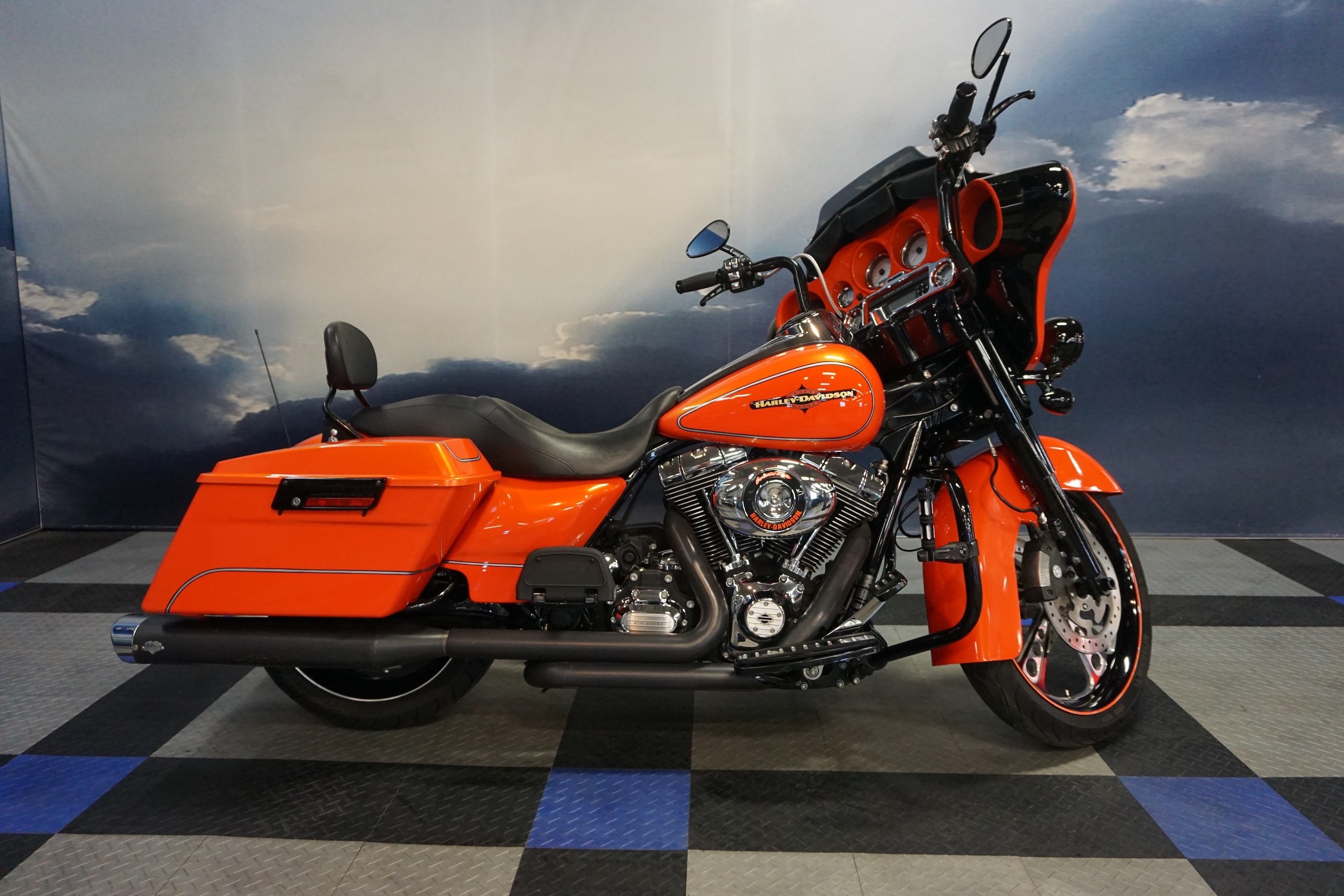 2012 HarleyDavidson® FLHX Street Glide® (Tequila Sunrise), Richmond