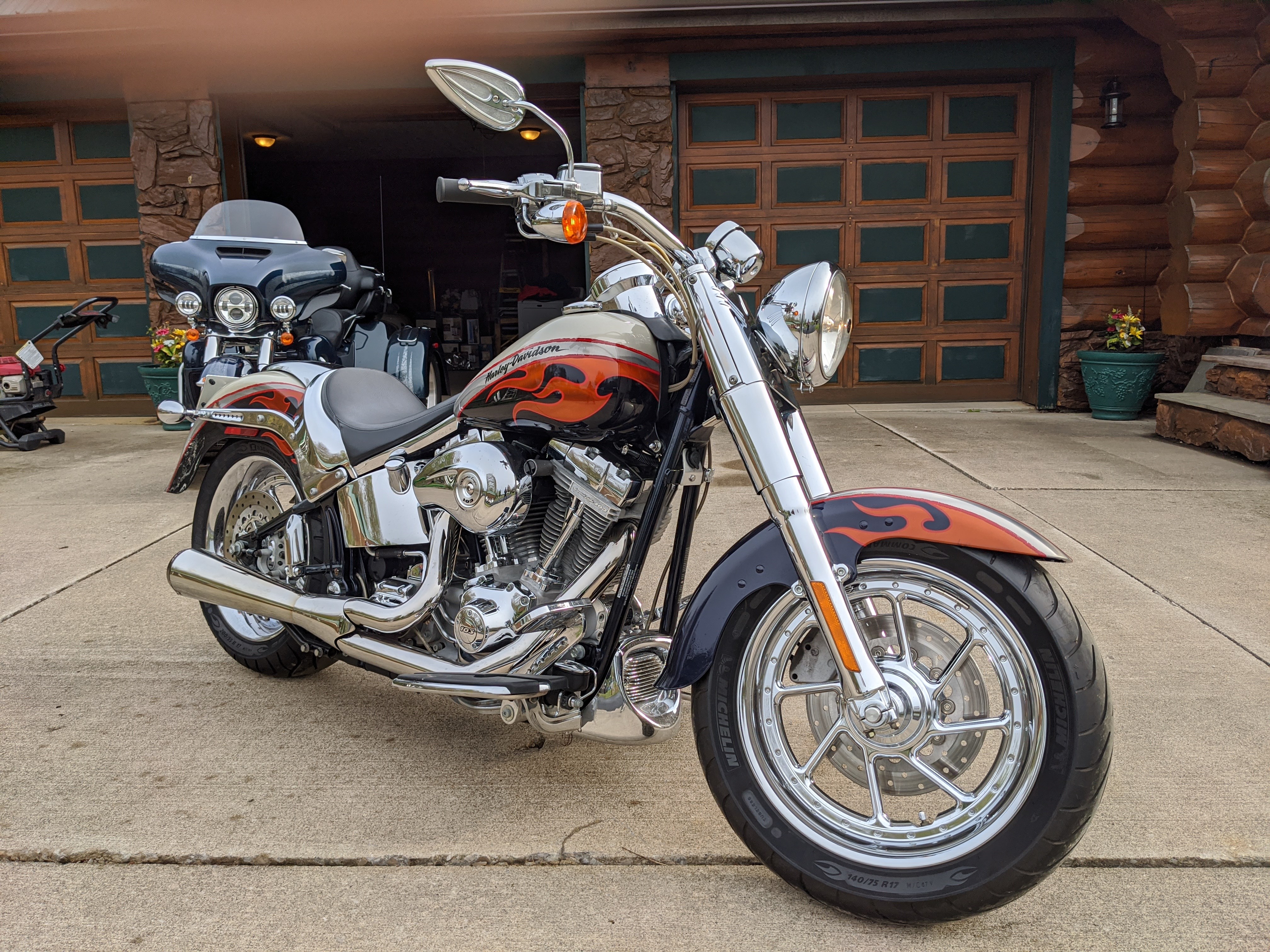 2006 HarleyDavidson® FLSTFSE2 Screamin' Eagle® Softail® Fat Boy