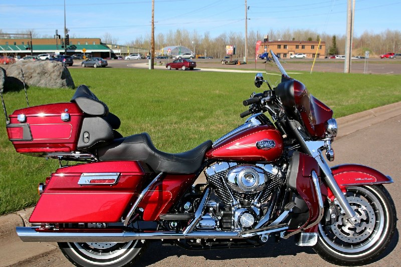 2008 HarleyDavidson® FLHTCU/I Ultra Classic® Electra Glide® (Crimson