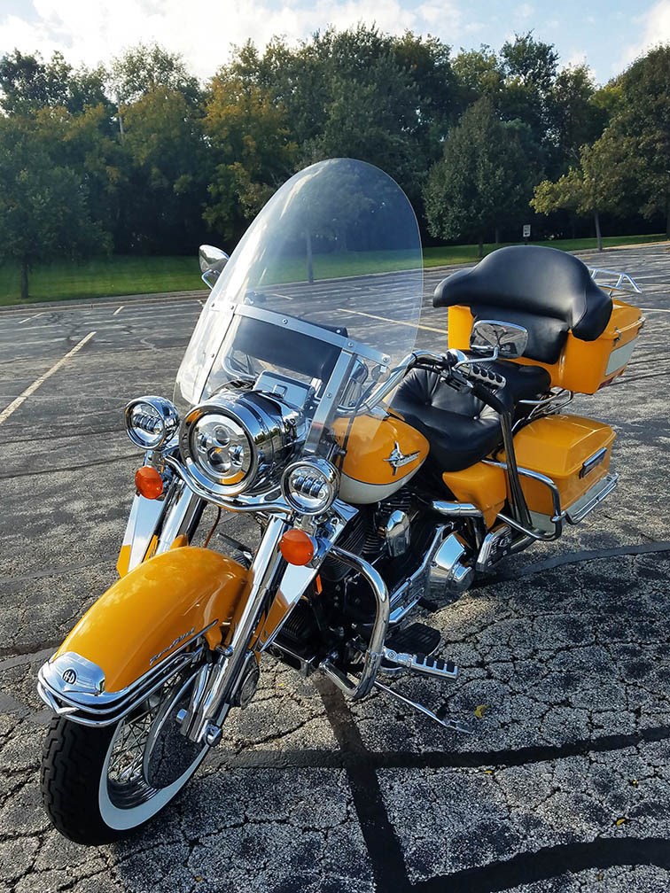 2001 HarleyDavidson® FLHRC/I Road King® Classic (YellowBirch