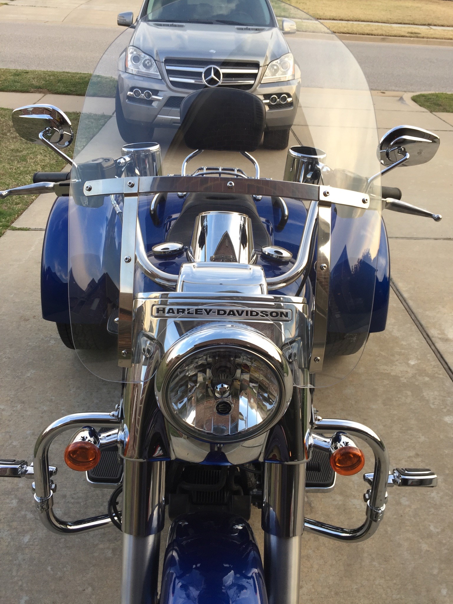 2015 Harley-Davidson® FLRT Freewheeler™ (Blue), Broken ...