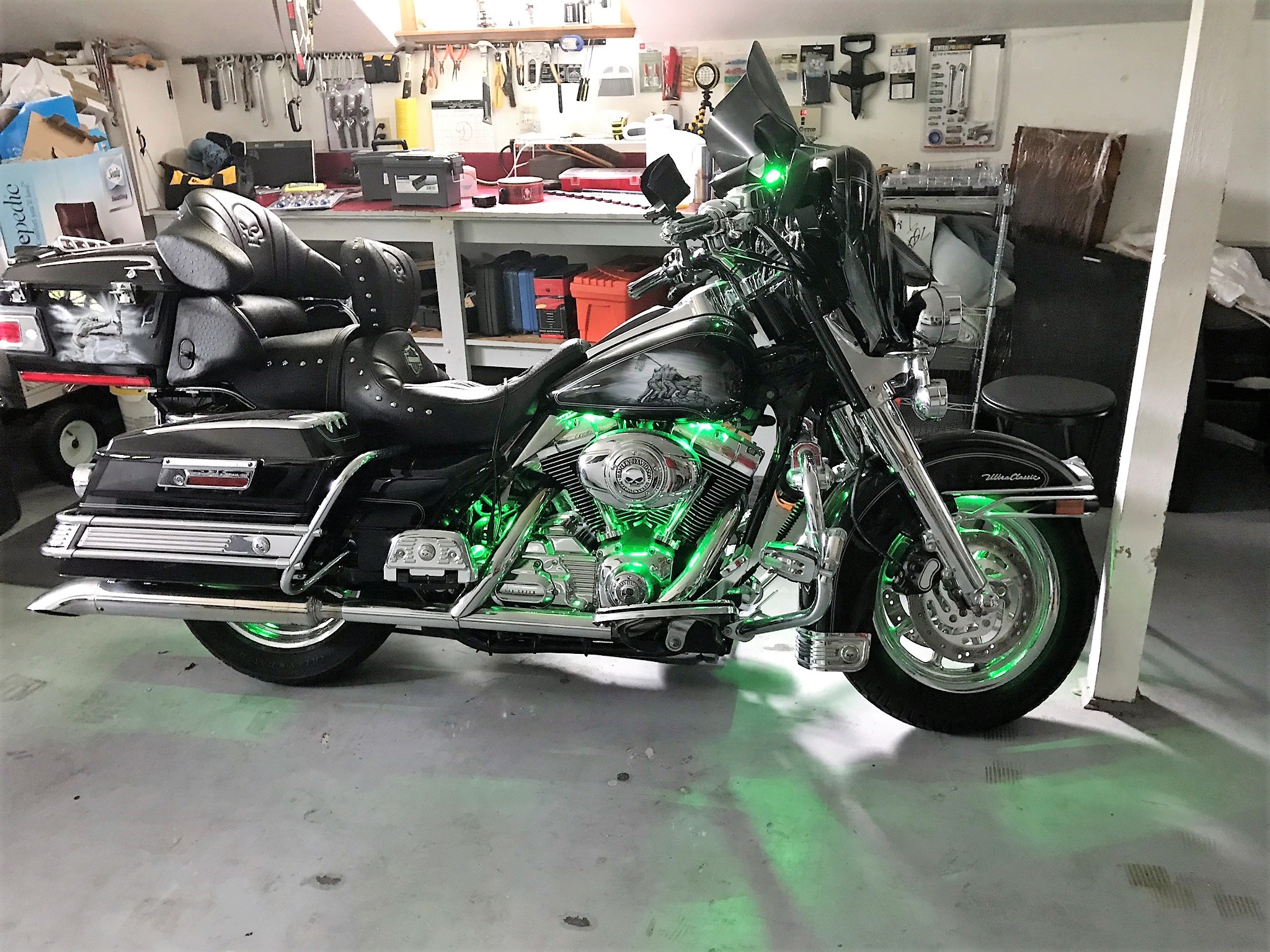 2007 HarleyDavidson® FLHTCU Ultra Classic® Electra Glide® (Airbrushed