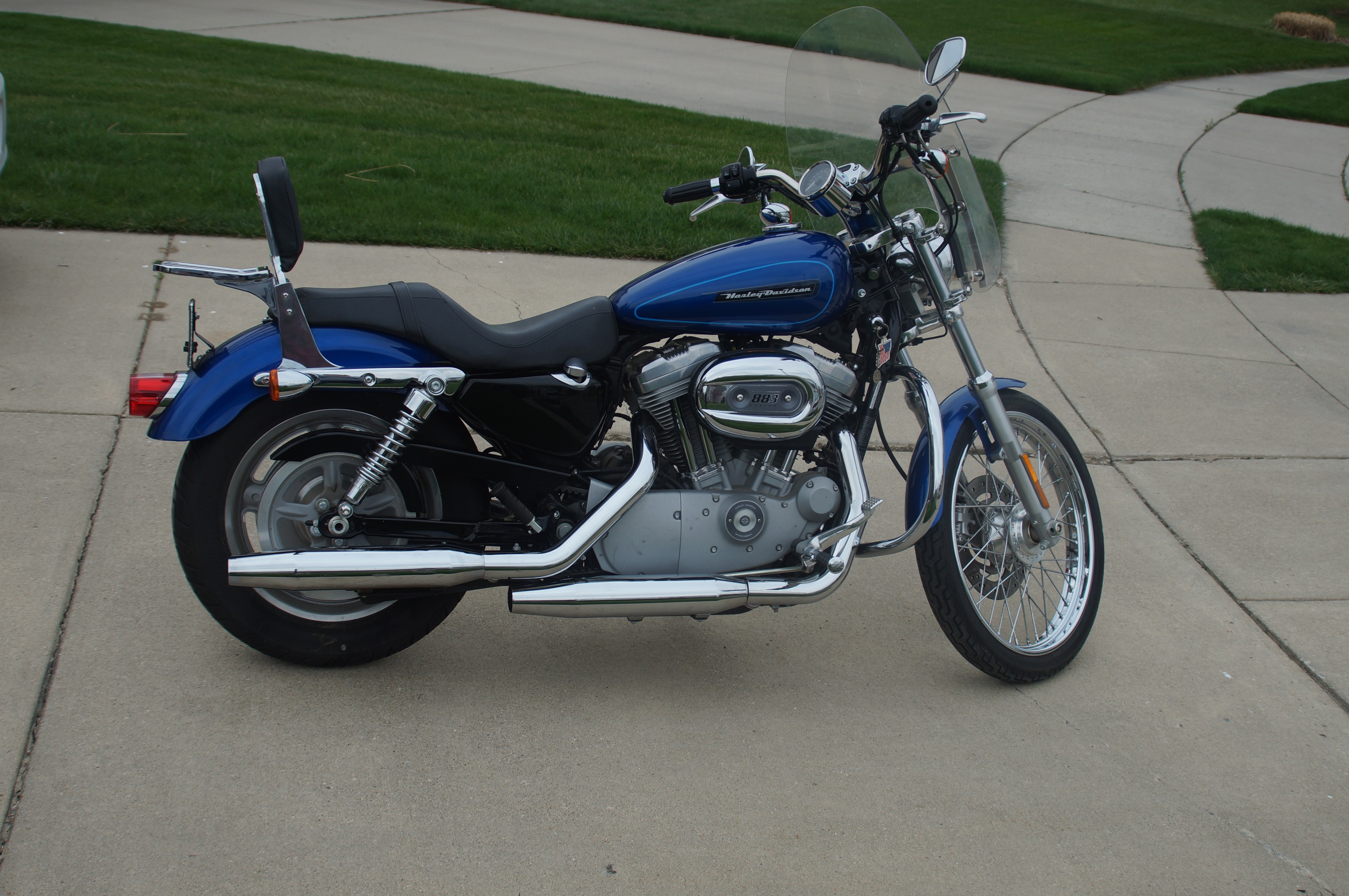 2009 HarleyDavidson® XL883C Sportster® 883 Custom (Blue), Lambertville