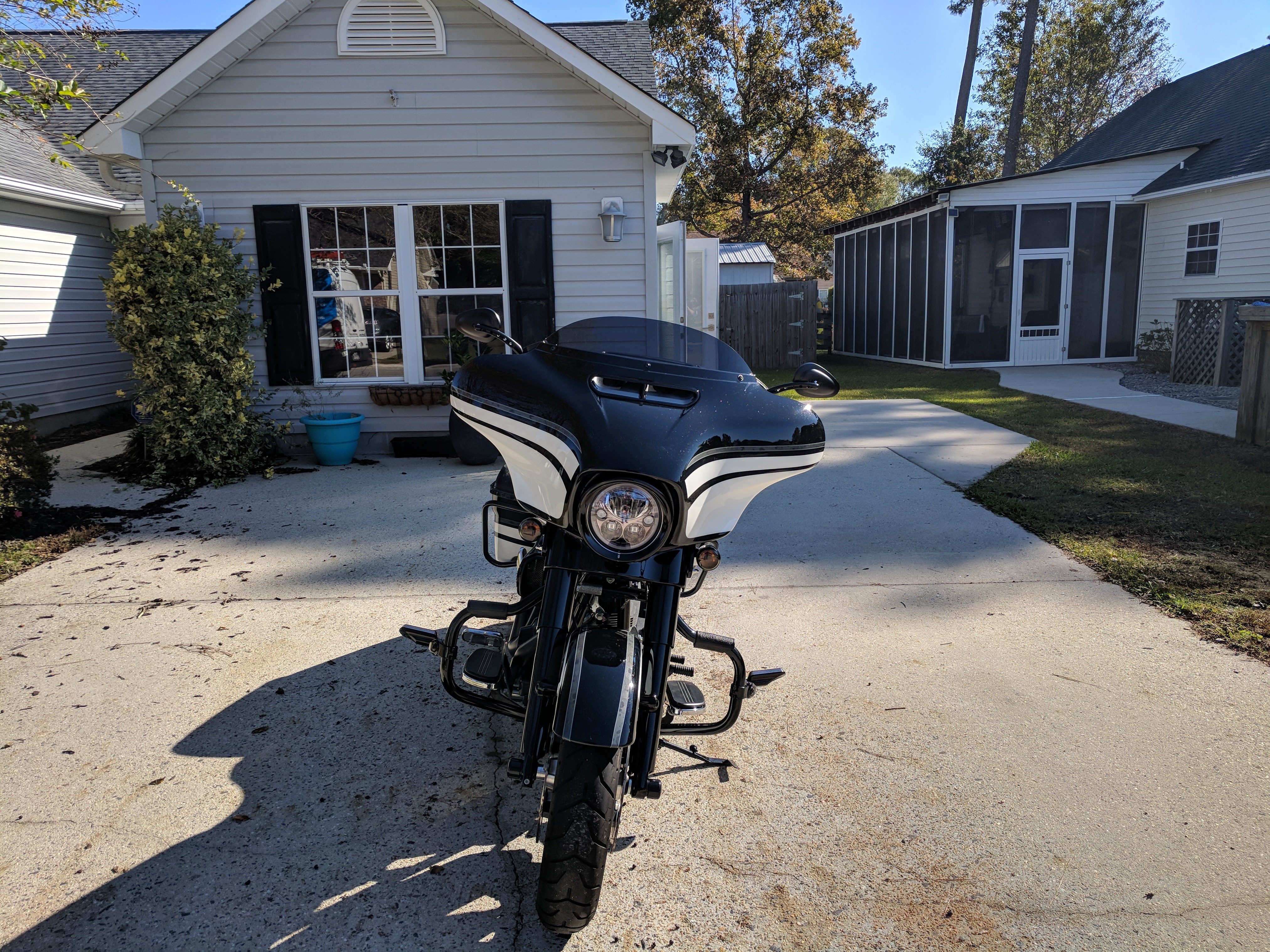 2016 HarleyDavidson® FLHXS Street Glide® Special (Solar Eclipse