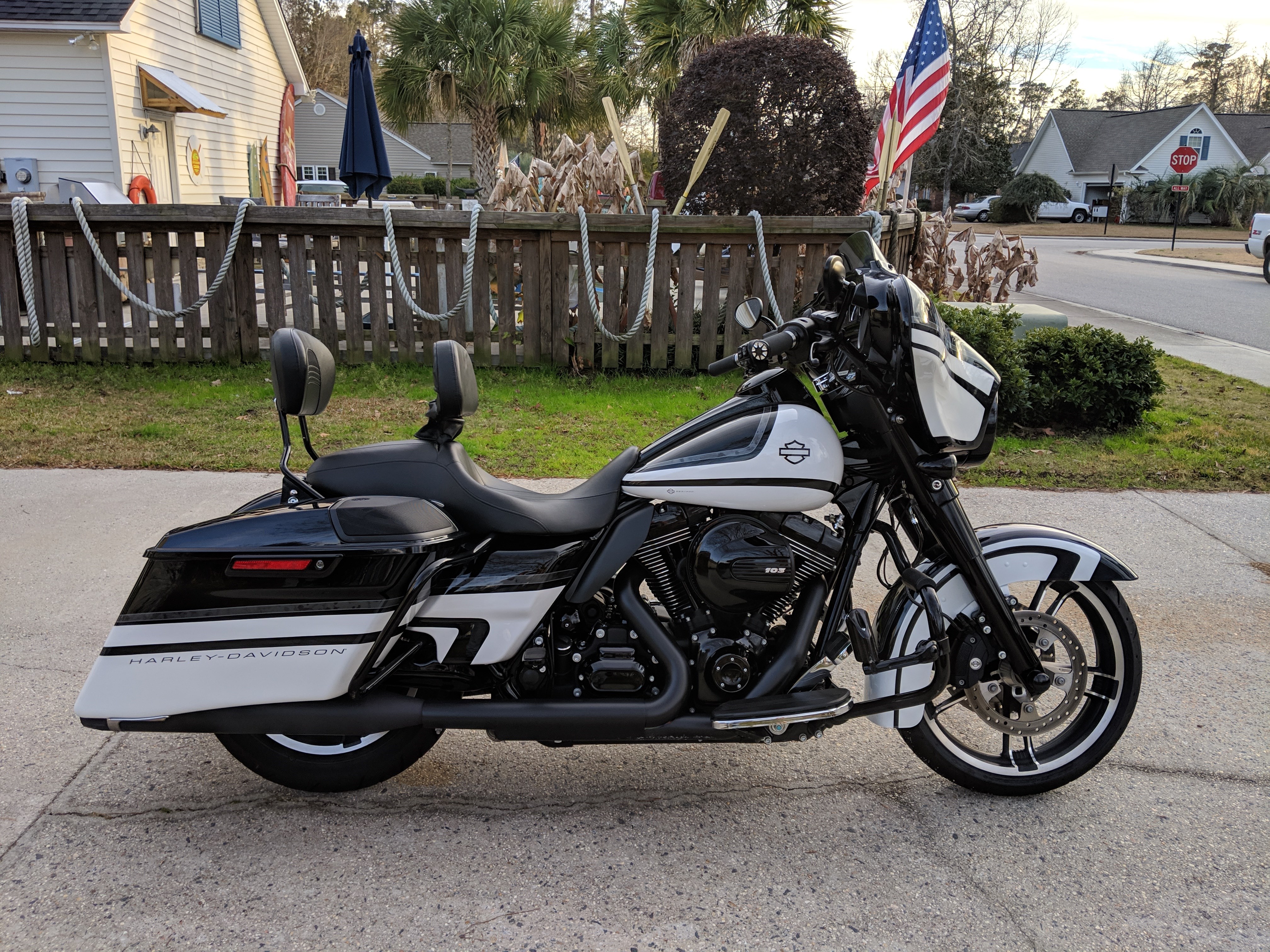 2016 HarleyDavidson® FLHXS Street Glide® Special (Solar Eclipse