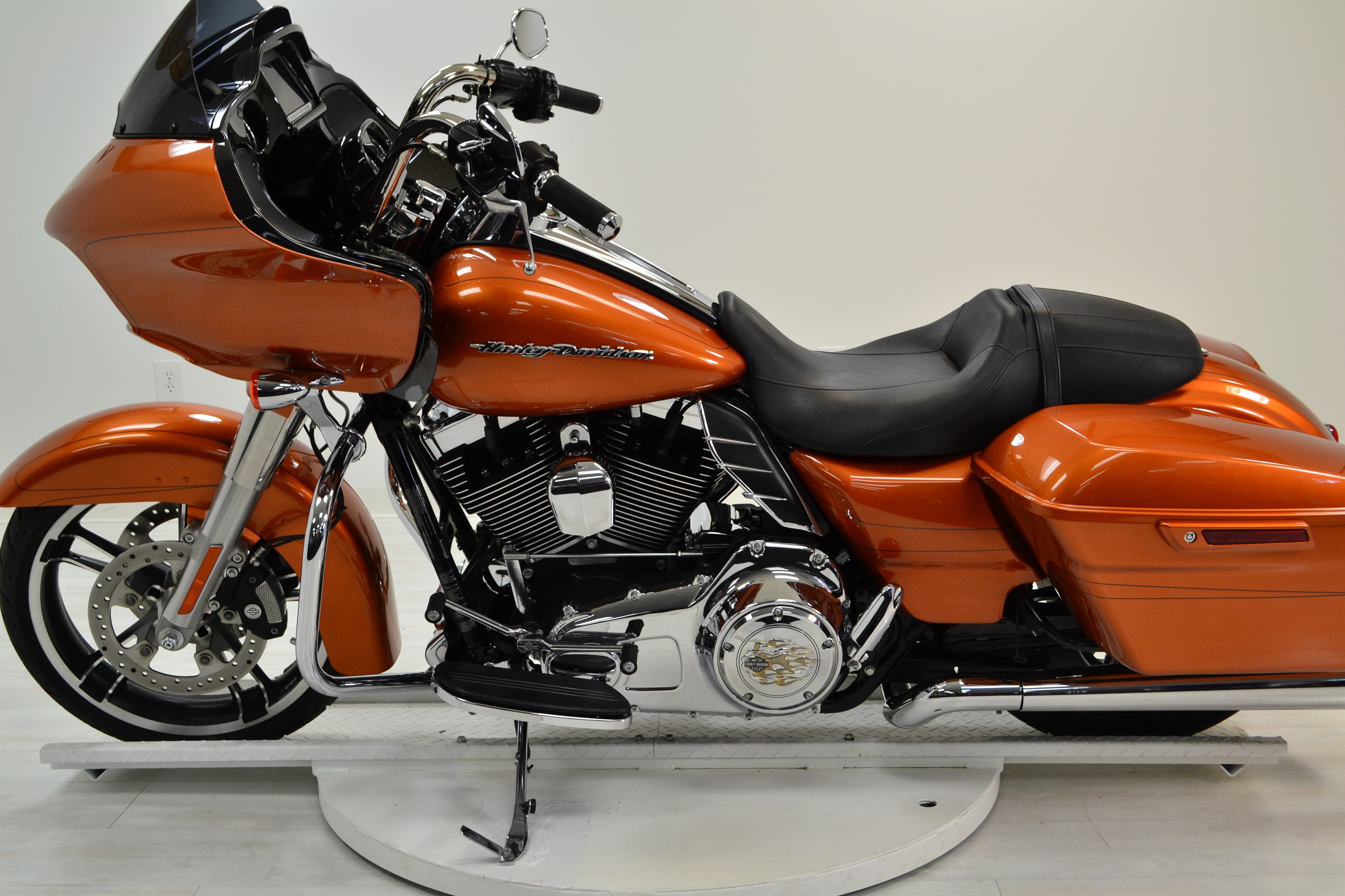 2015 HarleyDavidson® FLTRXS Road Glide® Special (Orange/Whiskey Amber