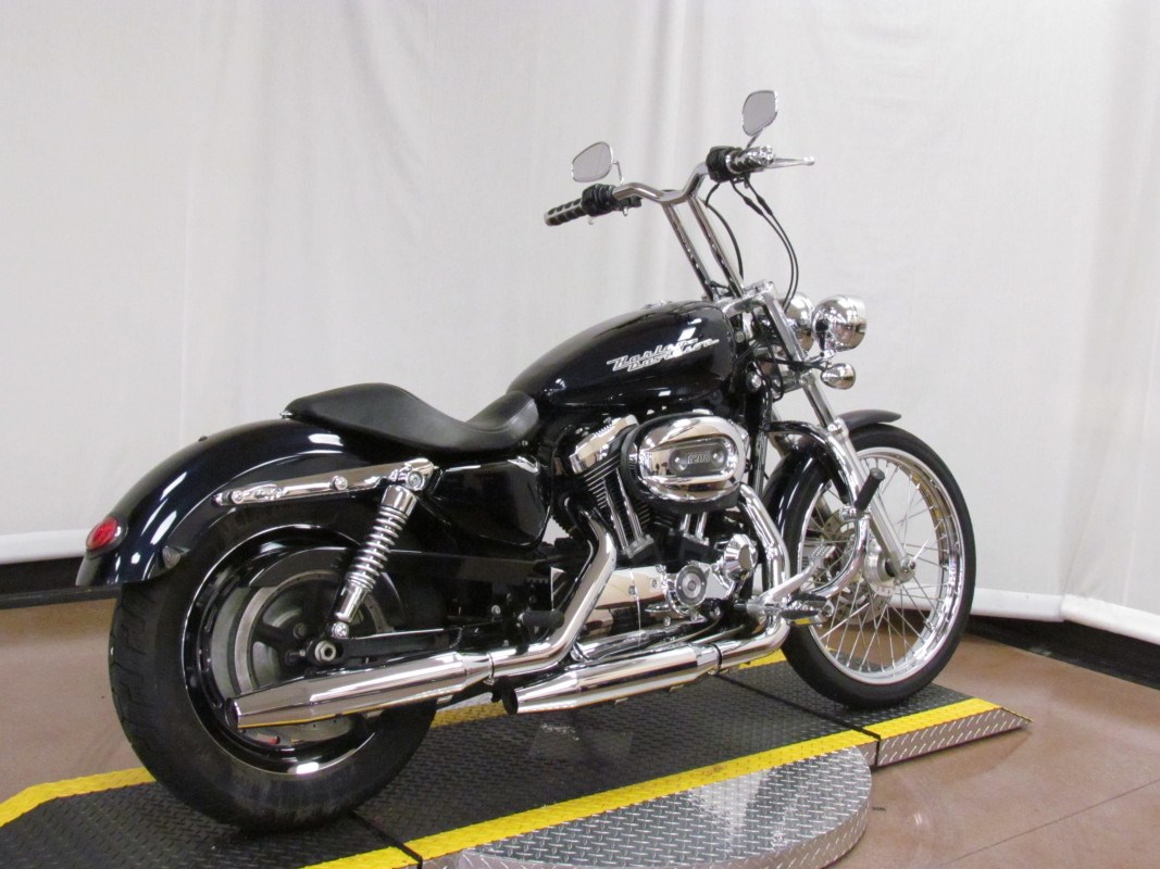 2008 HarleyDavidson® XL1200C Sportster® 1200 Custom (Blue