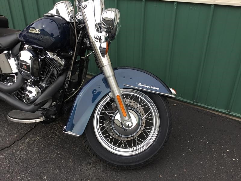 2016 HarleyDavidson® FLSTC Heritage Softail® Classic (Cosmic Blue