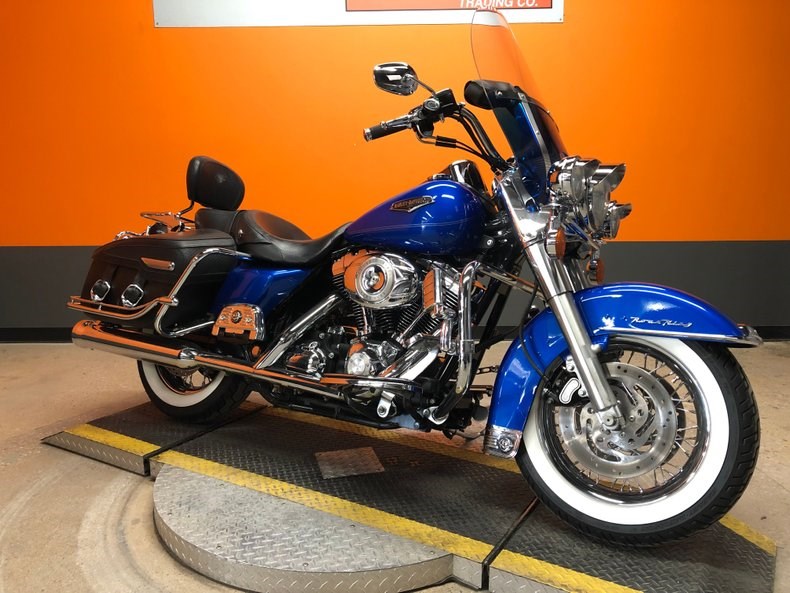 2007 HarleyDavidson® FLHRC Road King® Classic (Pacific Blue Pearl