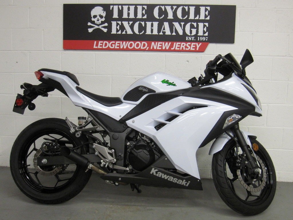 Kawasaki Motorcycles for Sale (126 Bikes, Page 1) CycleCrunch
