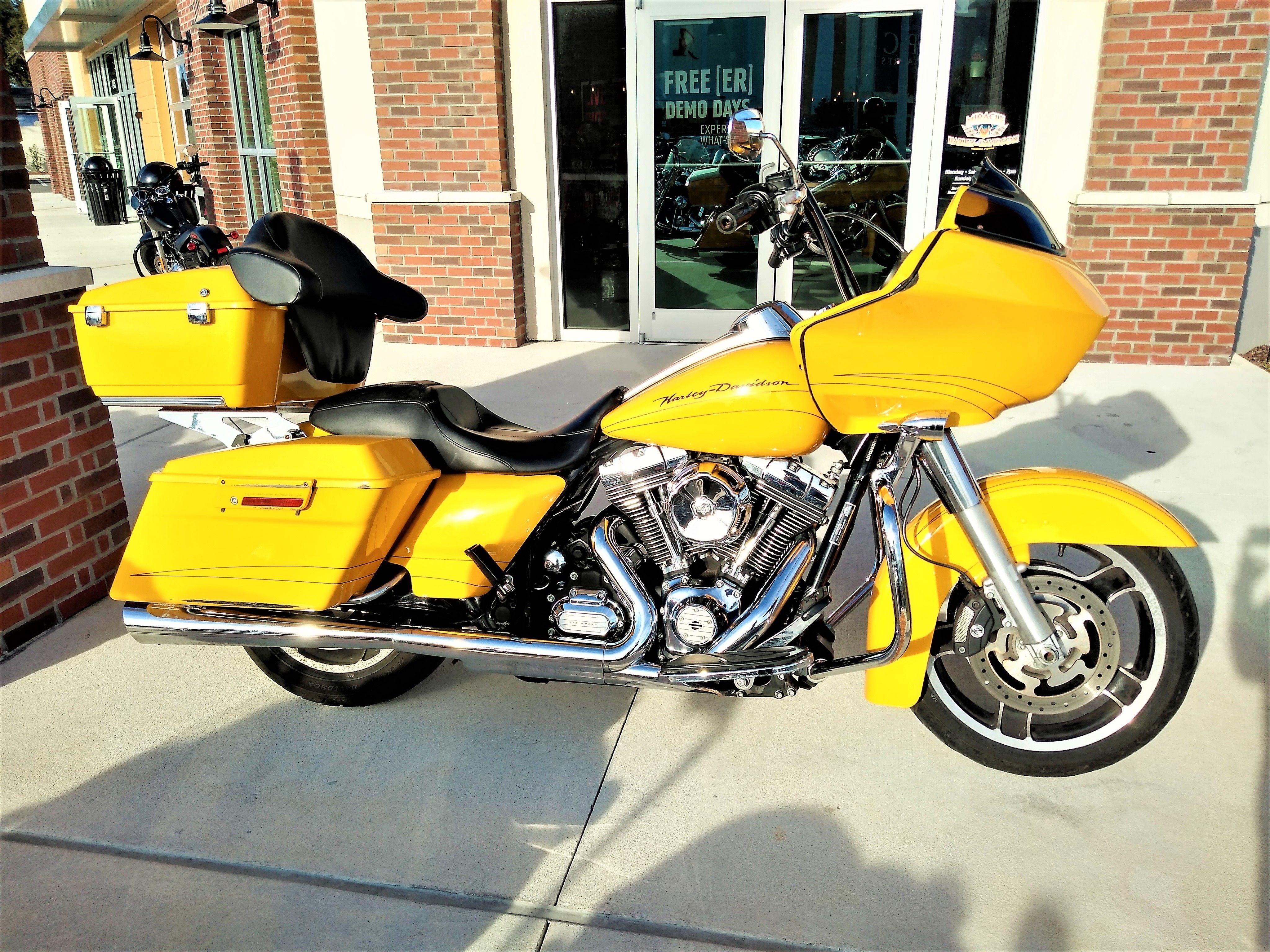 2012 HarleyDavidson® FLTRX Road Glide® Custom (Chrome Yellow