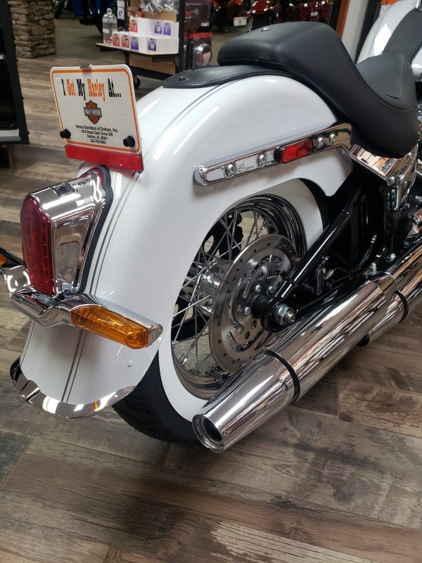 2020 HarleyDavidson® FLDE Deluxe (Stone Washed White Pearl), Dothan