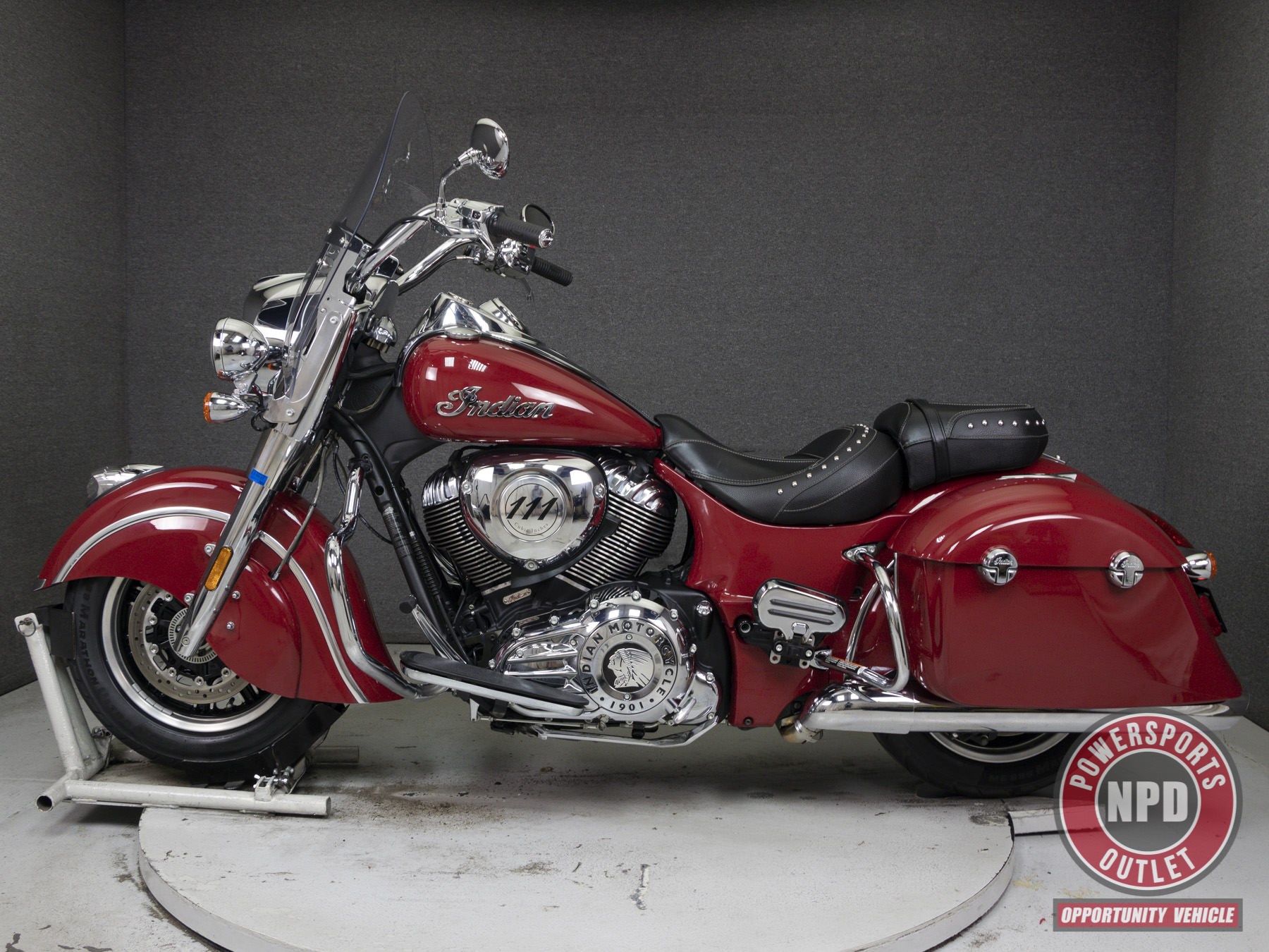2017 Indian® Motorcycle Springfield™ (INDIAN MOTORCYCLE RED), Pembroke