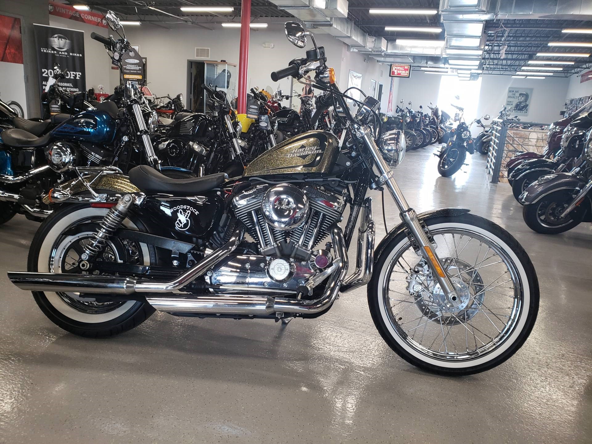 2016 HarleyDavidson® XL1200V Sportster® SeventyTwo® (Hard Candy Gold