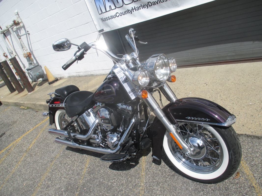 2017 HarleyDavidson® FLSTN Softail® Deluxe (Hard Candy Custom™ Mystic