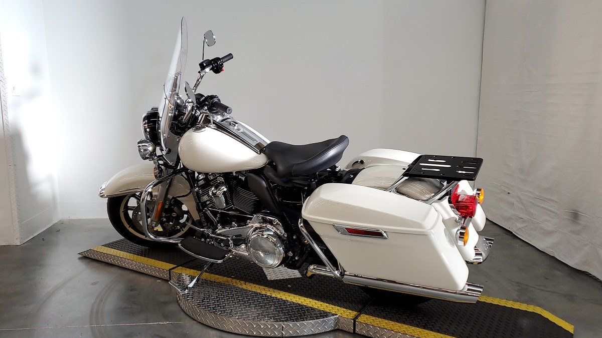 2019 road king police