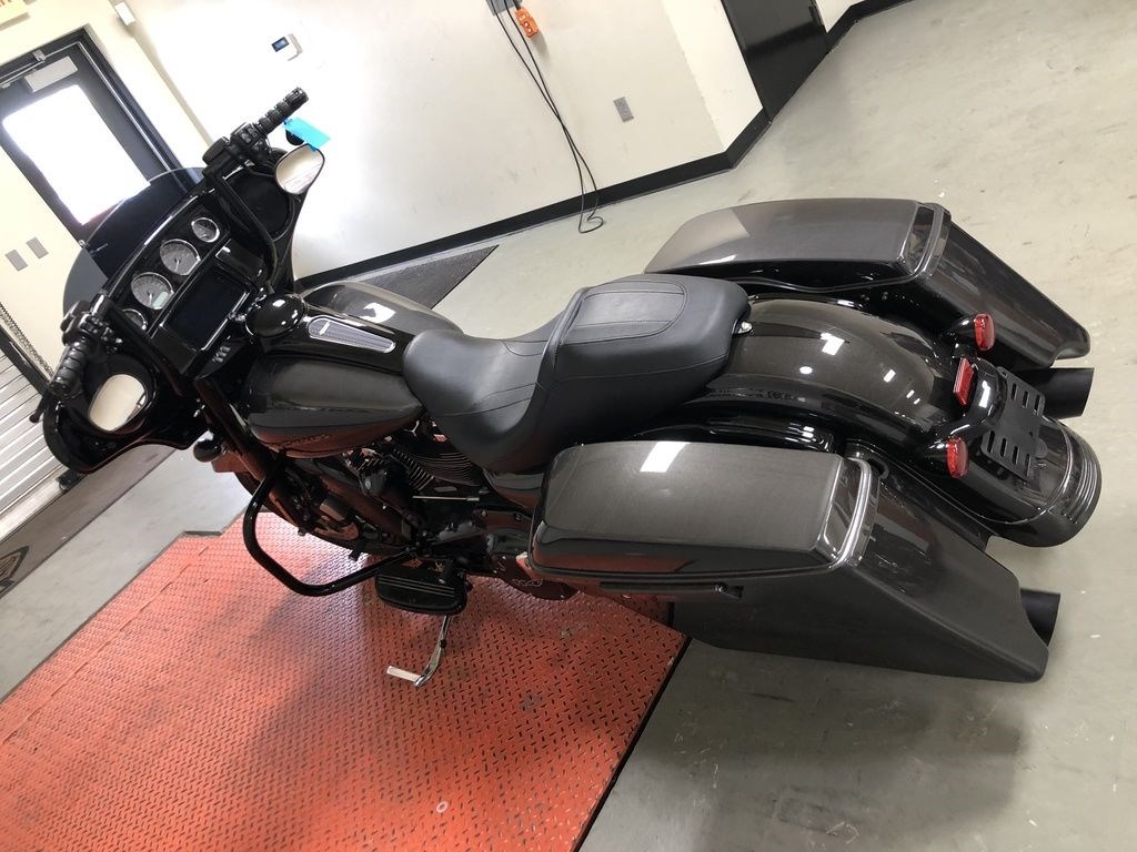2019 Street Glide Special Silver Flux/black Fuse For Sale 2019 Harley-Davidson® FLHXS Street Glide® Special (Silver Flux / Black