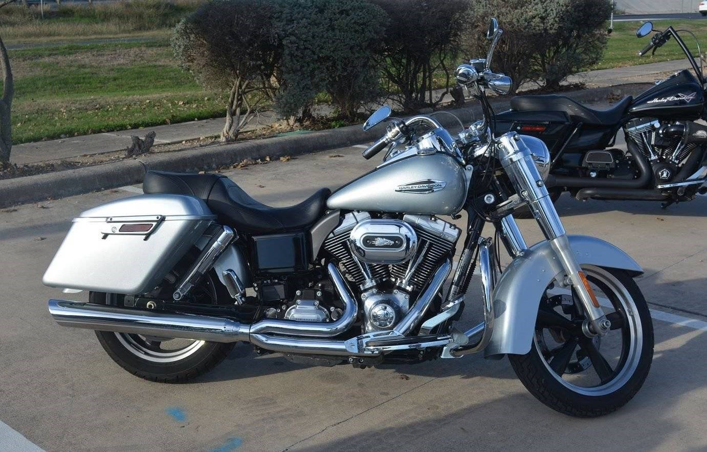 2012 HarleyDavidson® FLD Dyna® Switchback (Brilliant