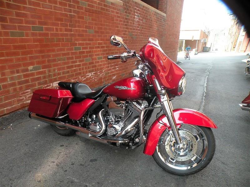2012 HarleyDavidson® FLHX Street Glide® (Candy Apple Red Metal Flake