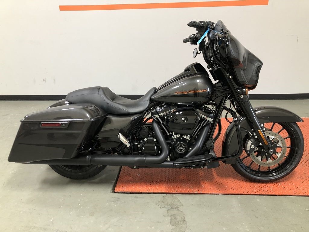 2019 Street Glide Special Silver Flux/black Fuse For Sale 2019 Harley-Davidson® FLHXS Street Glide® Special (Silver Flux / Black