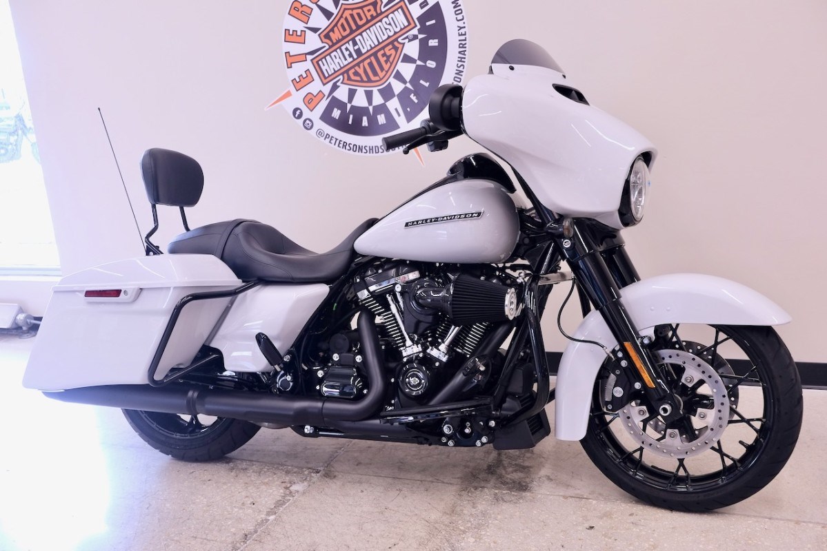 2023 road glide special white sand pearl