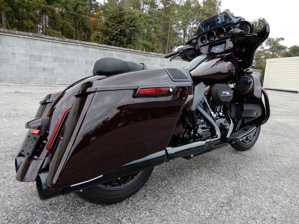 2019 HarleyDavidson® FLHXSE CVO™ Street Glide® (BLACK FOREST), Myrtle