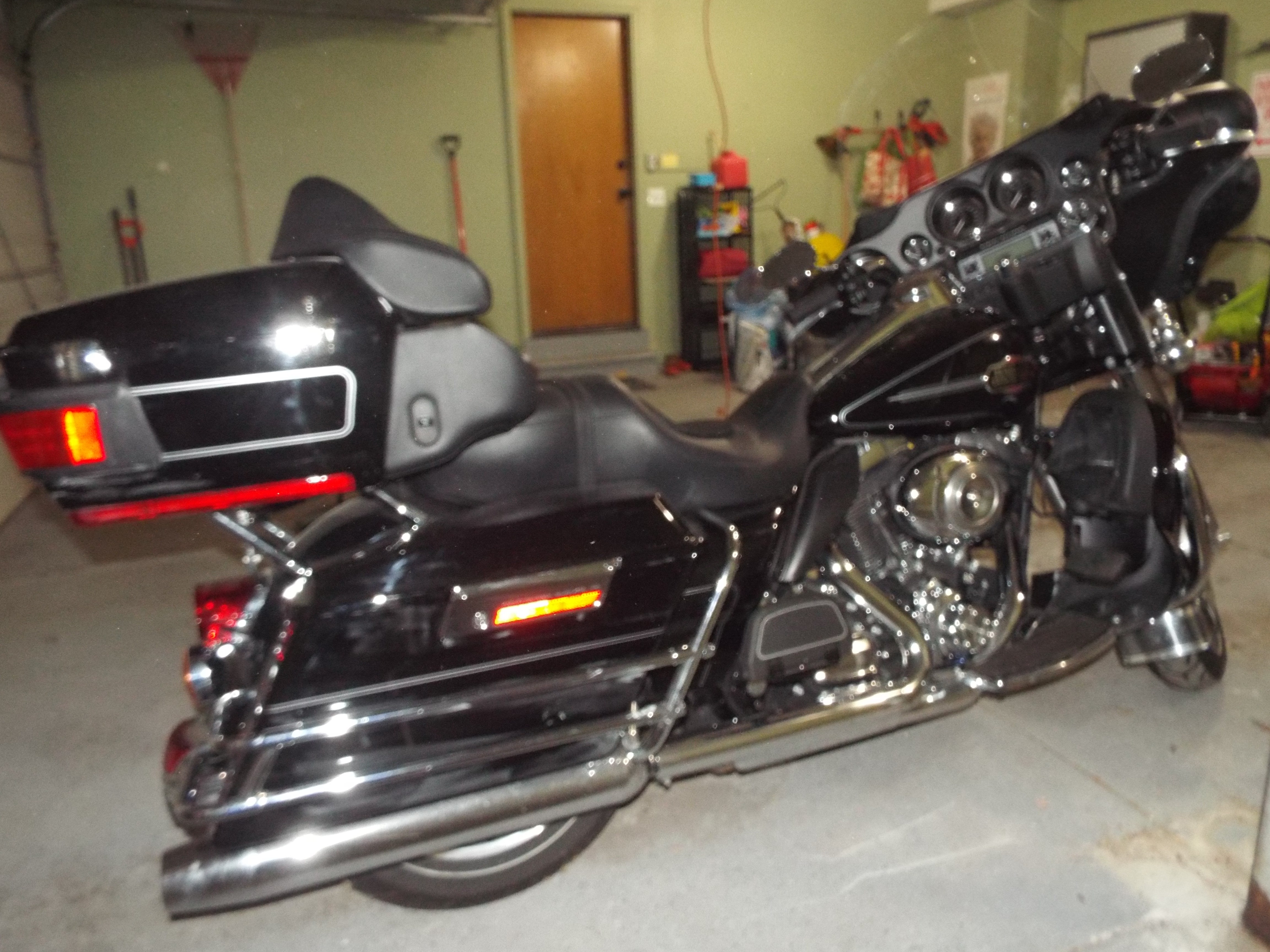 2010 Harley-Davidson® FLHTCU Ultra Classic® Electra Glide® (Black