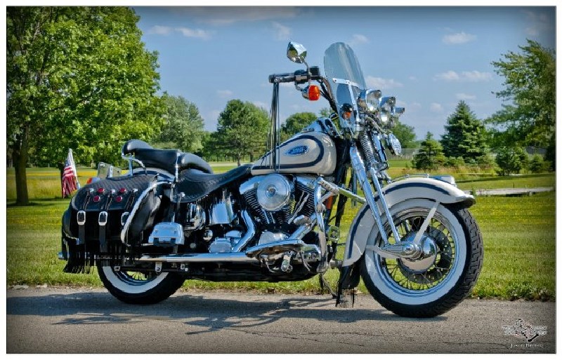 1997 HarleyDavidson® FLSTS Heritage Springer® (Birch White w/ Blue