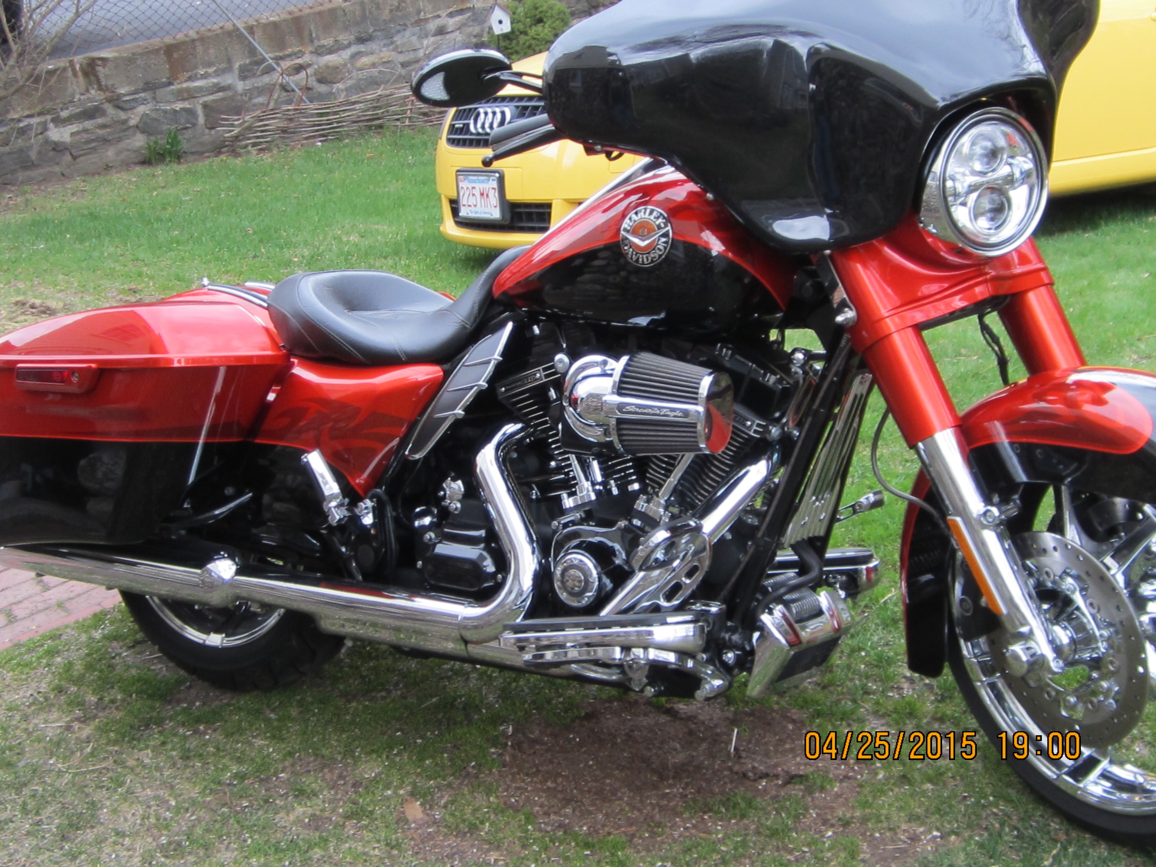 2014 HarleyDavidson® FLHRSE5 CVO™ Road King® (orange/black), worcester