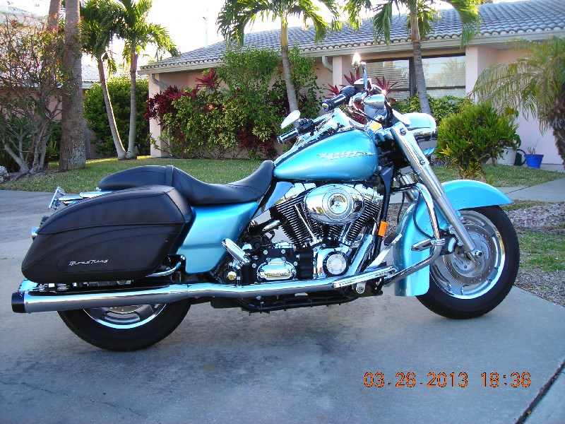 2007 HarleyDavidson® FLHRS Road King® Custom (Suede Blue Pearl