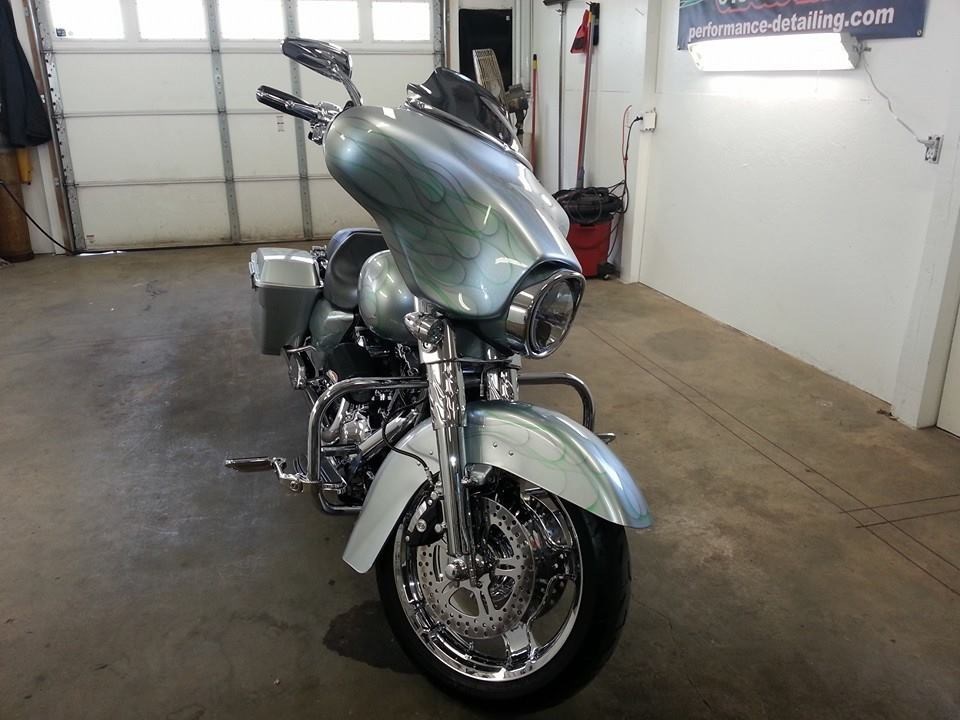 2010 HarleyDavidson® Custom (Silver with Lime Green and Gray ghost