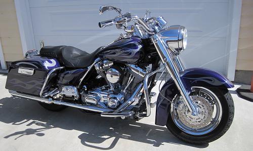 2002 Harley-Davidson® FLHRSEI Screamin' Eagle® Road King® (Purple), San