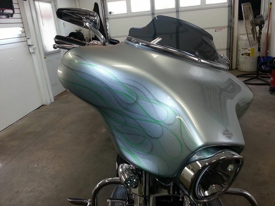 2010 HarleyDavidson® Custom (Silver with Lime Green and Gray ghost