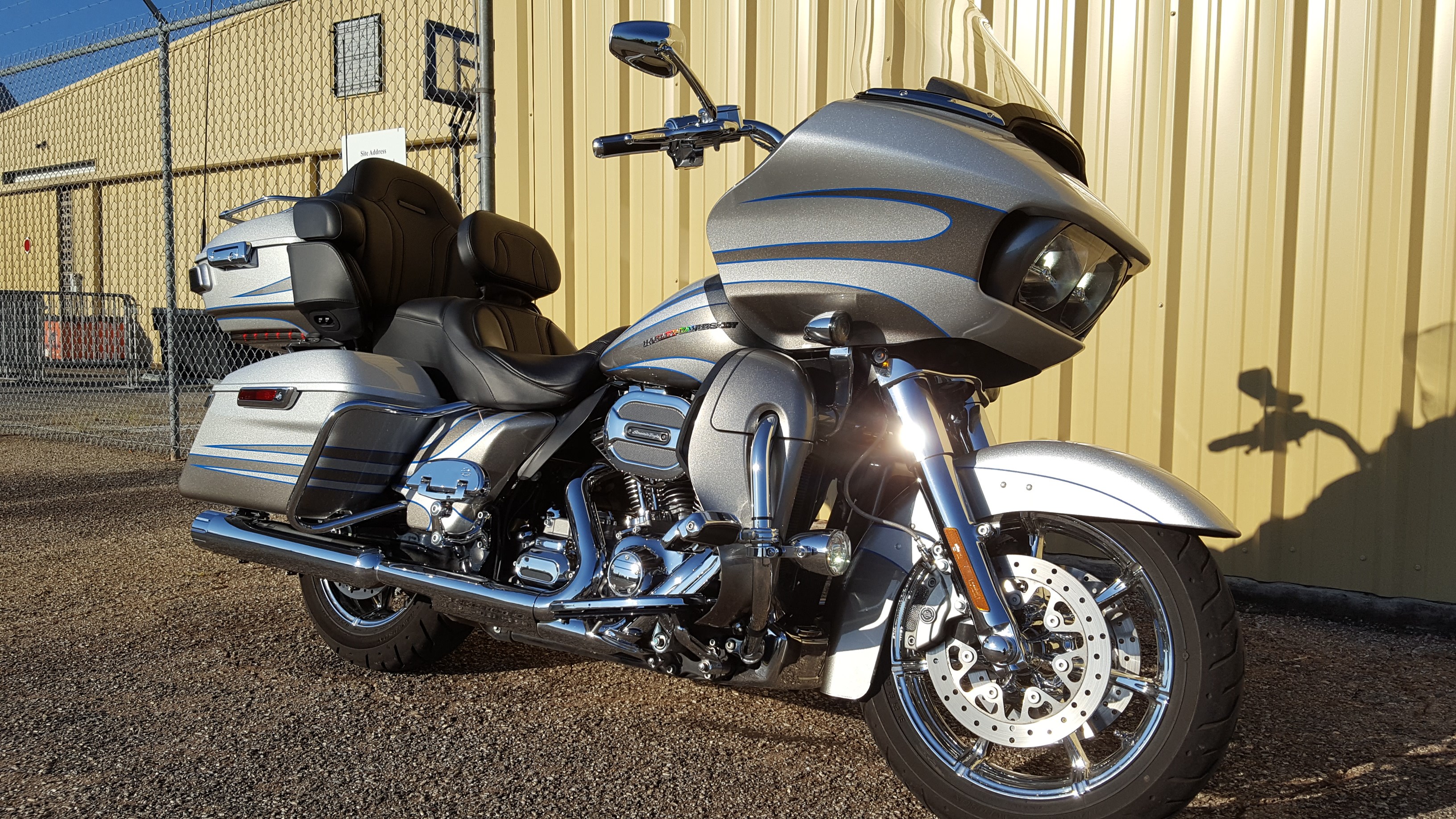Harley Dealers In Florida >> 2016 Harley-Davidson® FLTRUSE CVO™ Road Glide® Ultra (Stardust Silver / Palladium Silver ... Harley Dealers In Florida >> 2016 Harley-Davidson® FLTRUSE CVO™ Road Glide® Ultra (Stardust Silver / Palladium Silver ...